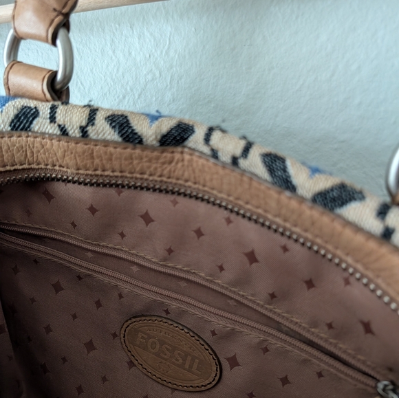 Patterned Fossil Purse - Picture 3 of 5
